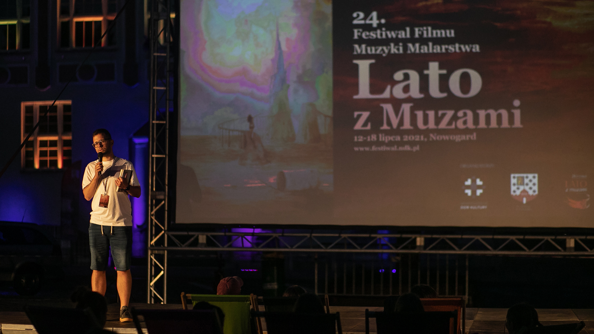#młodemuzypiszą  Rodzimy się, by latać. Co jednak, gdy świat zmusza nas do upadku?  